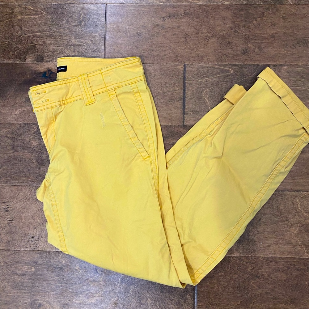 New York & company yellow capris